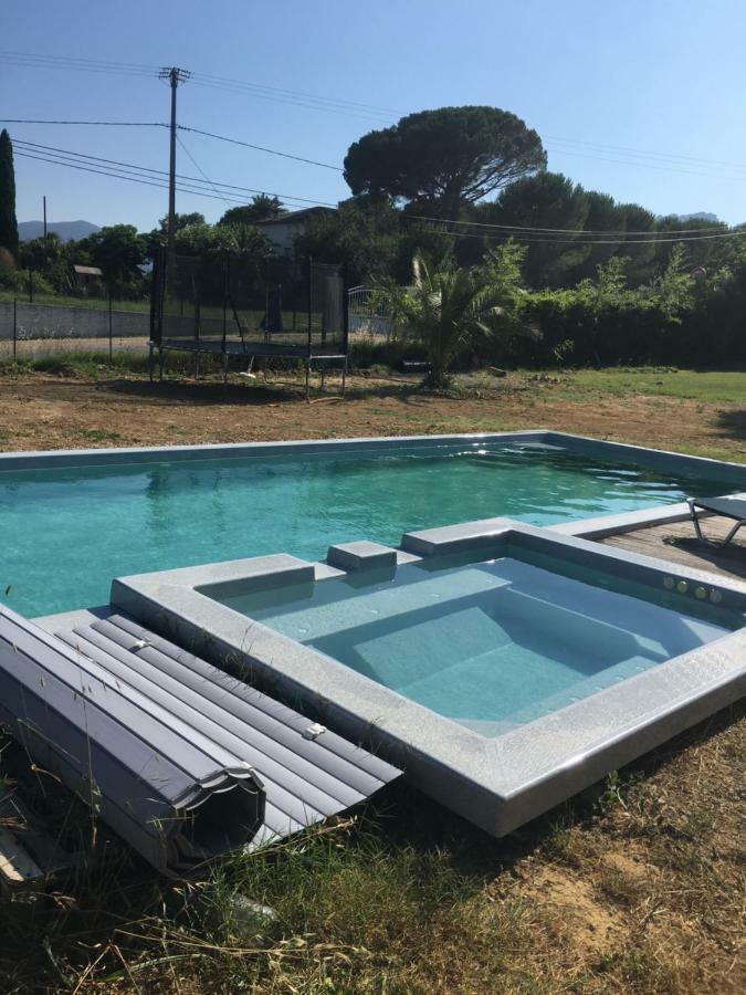 Villa La petite bergerie Roquebrune-sur Argens Exterior foto